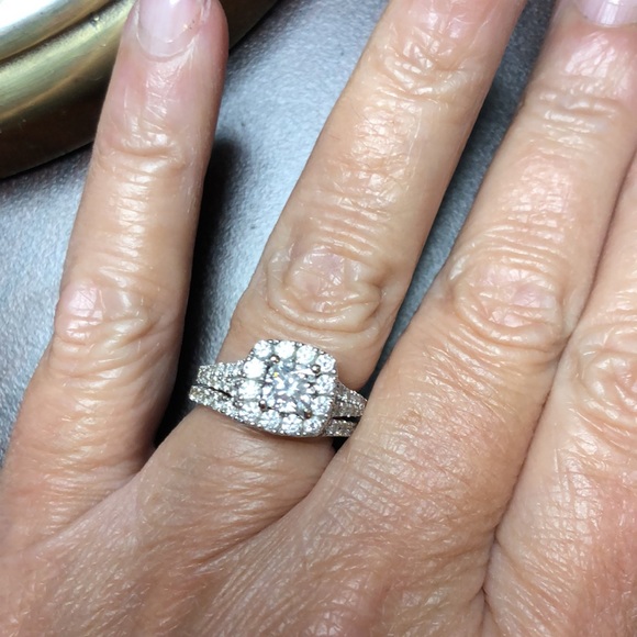 Neil Lane Diamond Set 2-1/6 ct ring 3/8 ct… - Picture 9 of 11